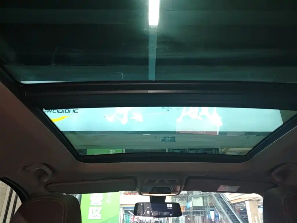 BMW X1 2018 sDrive18Li Premium Model фото 18