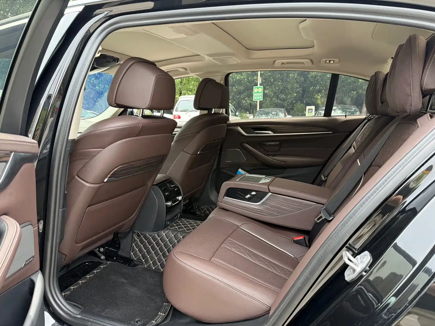 Фото 6 - BMW 5 Series