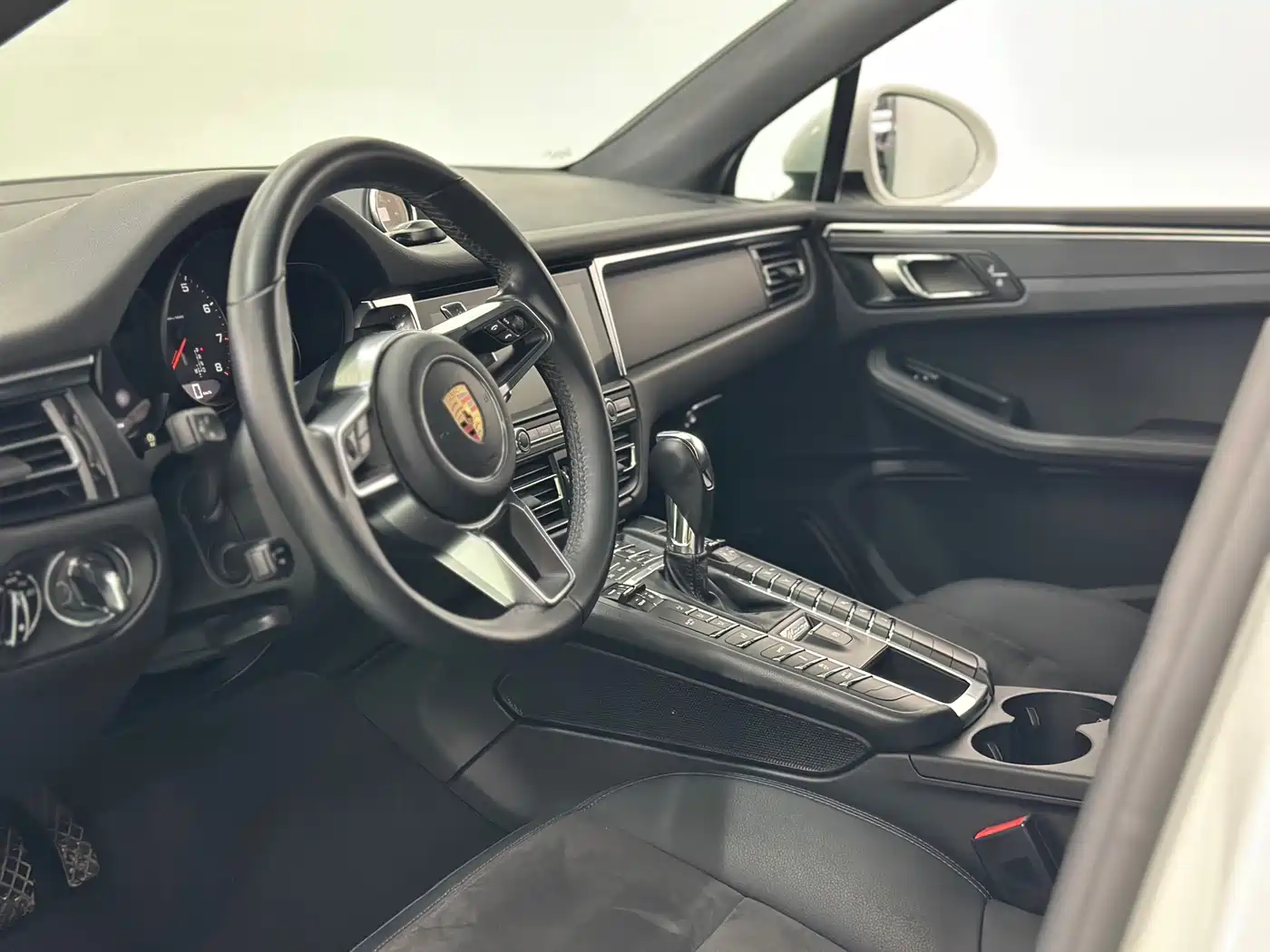 Porsche Macan 2018 Macan 2.0T фото 17