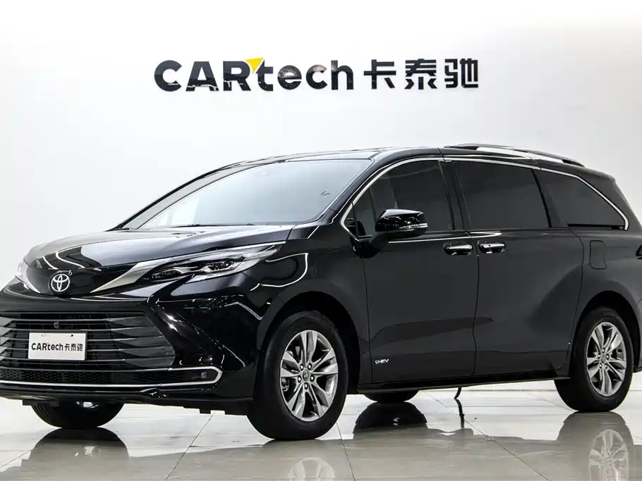 Toyota Sienna 2024 2.5L Hybrid 4WD Premium Edition фото 7
