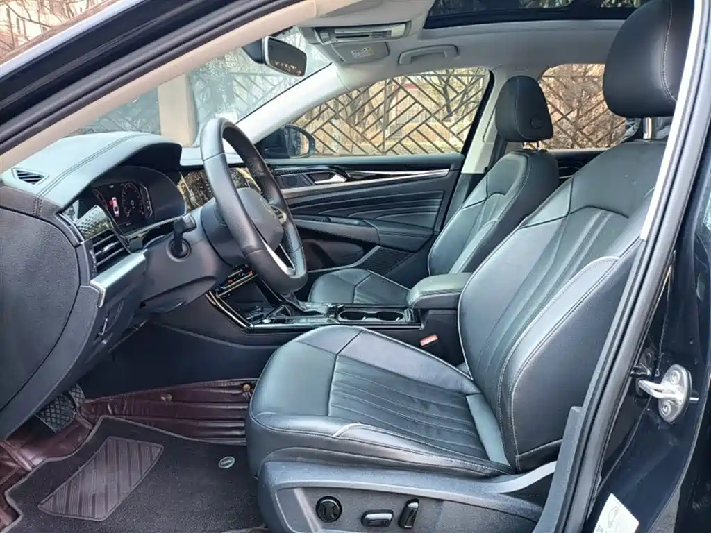 Volkswagen Passat 2022 330TSI Starlight Elite Edition фото 20