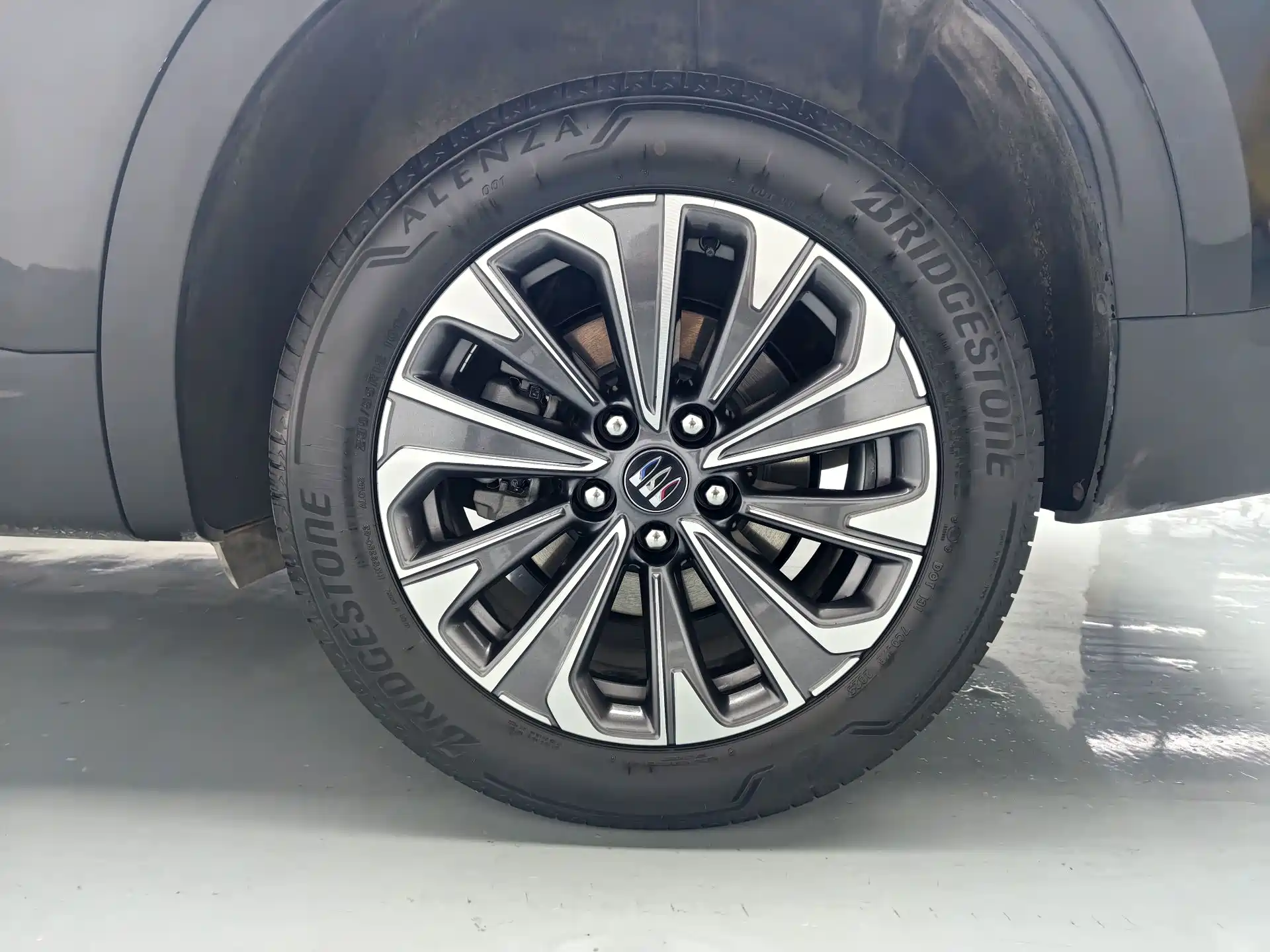 Photo 8 - Buick Envision Plus