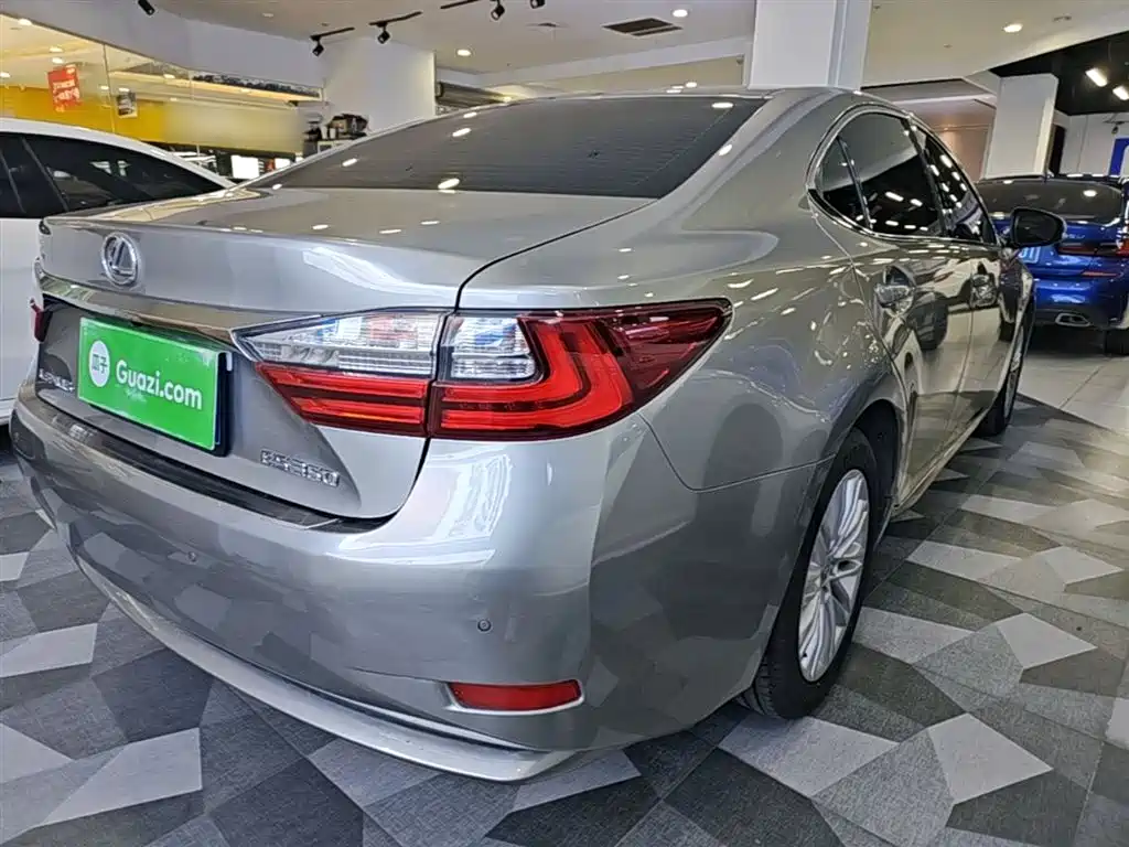 Lexus ES 2015 250 Elegance Edition фото 7