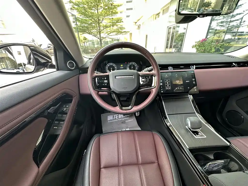 Land Rover Range Rover Evoque 2024 Range Rover Evoque L 249PS Light Master Edition фото 17