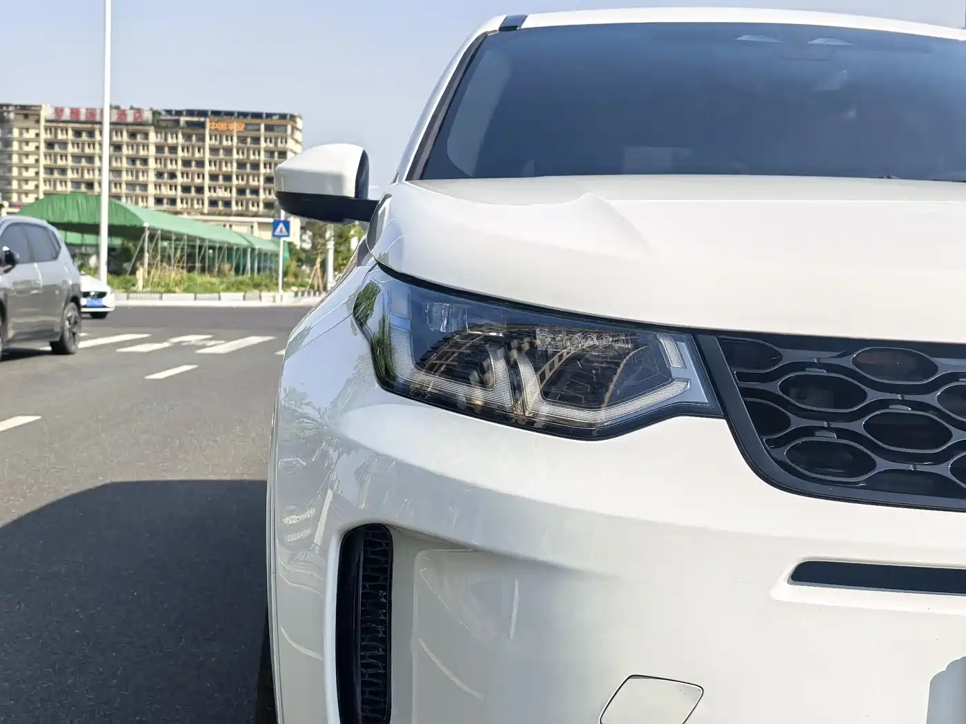 LAND ROVER DISCOVER NEW ENERGY SOURCES FOR SPORTS