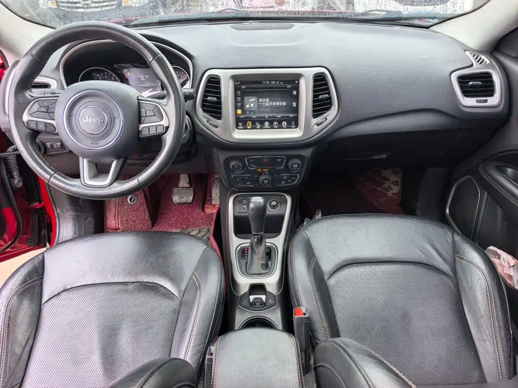 Фото 11 - Jeep Compass