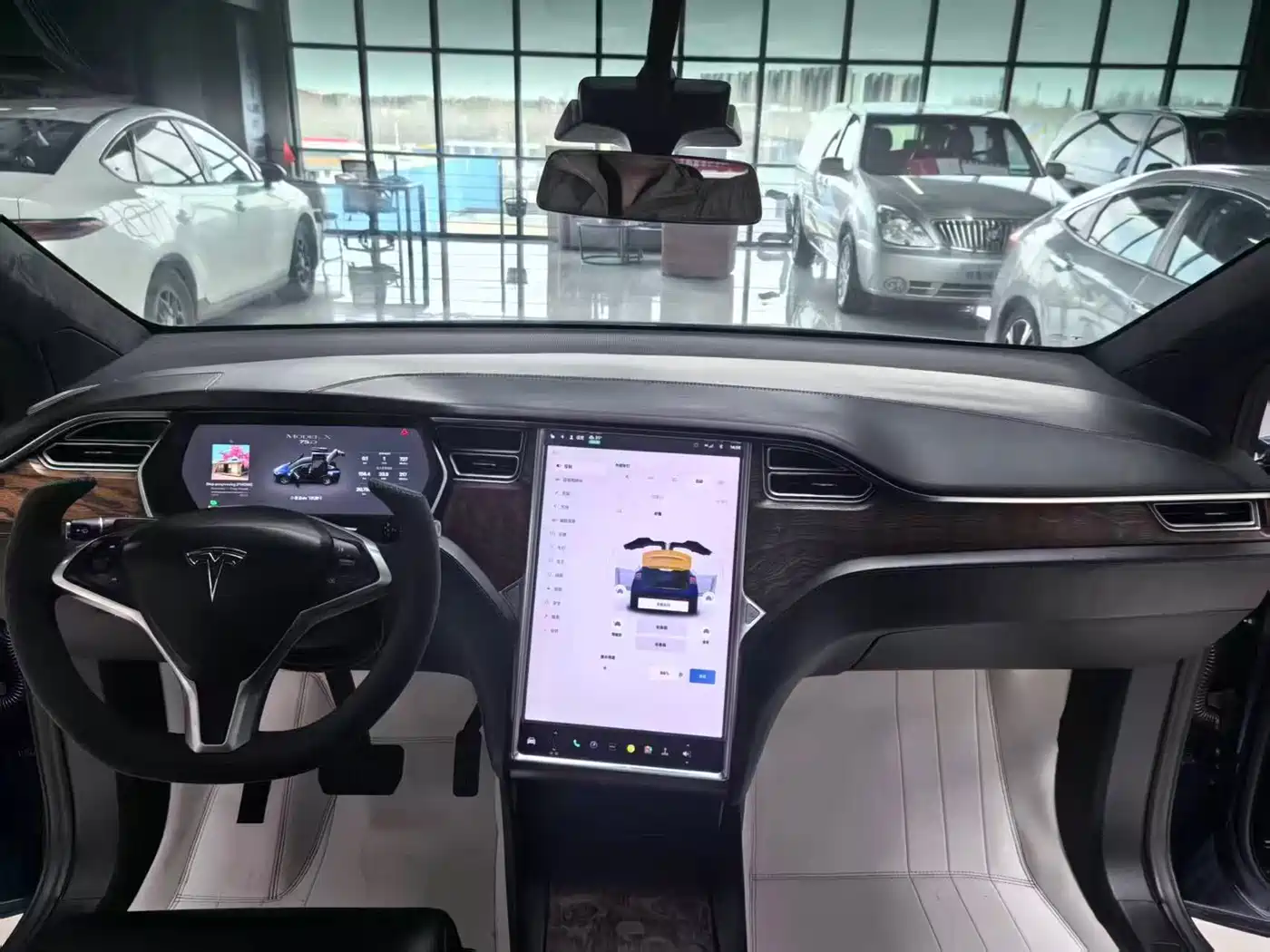 TESLA MODEL X