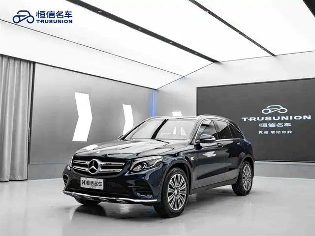 MERCEDES-BENZ GLC
