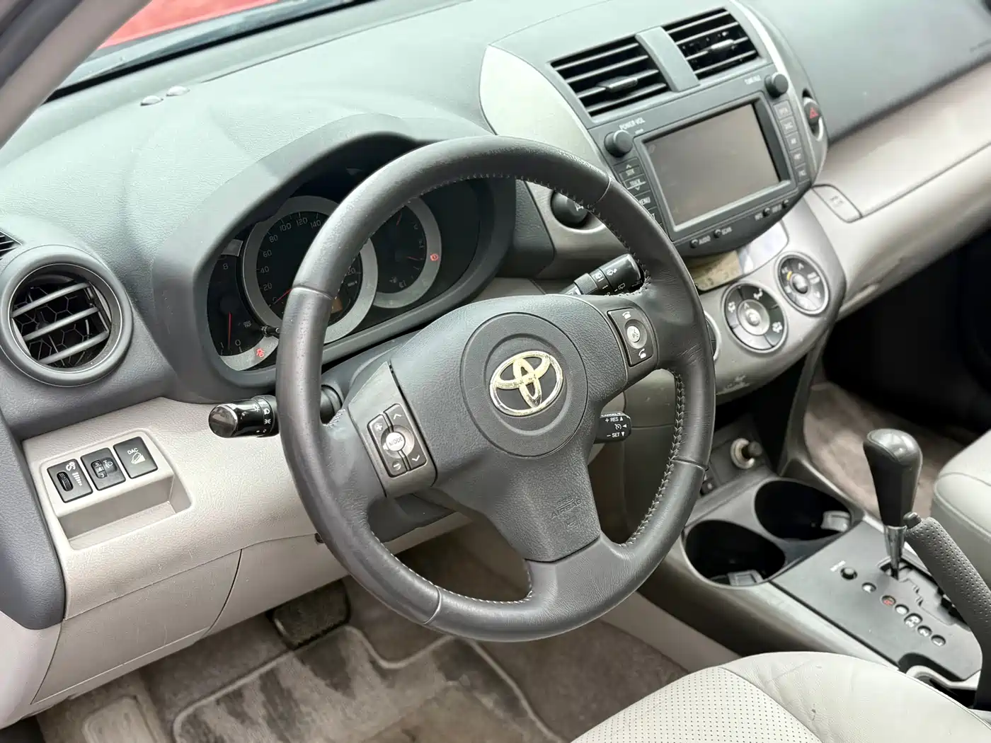 Toyota RAV4 Rongfang 2009 2.4L Automatic Luxury Navigation Edition фото 10