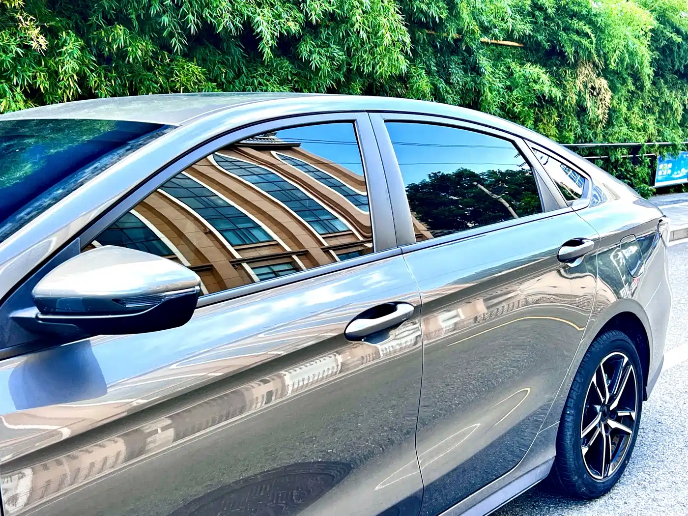 Фото 9 - Geely Binrui
