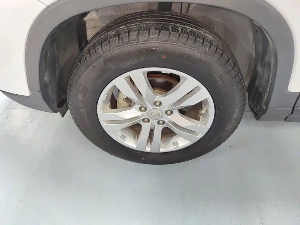 Фото 23 - Changan CS75