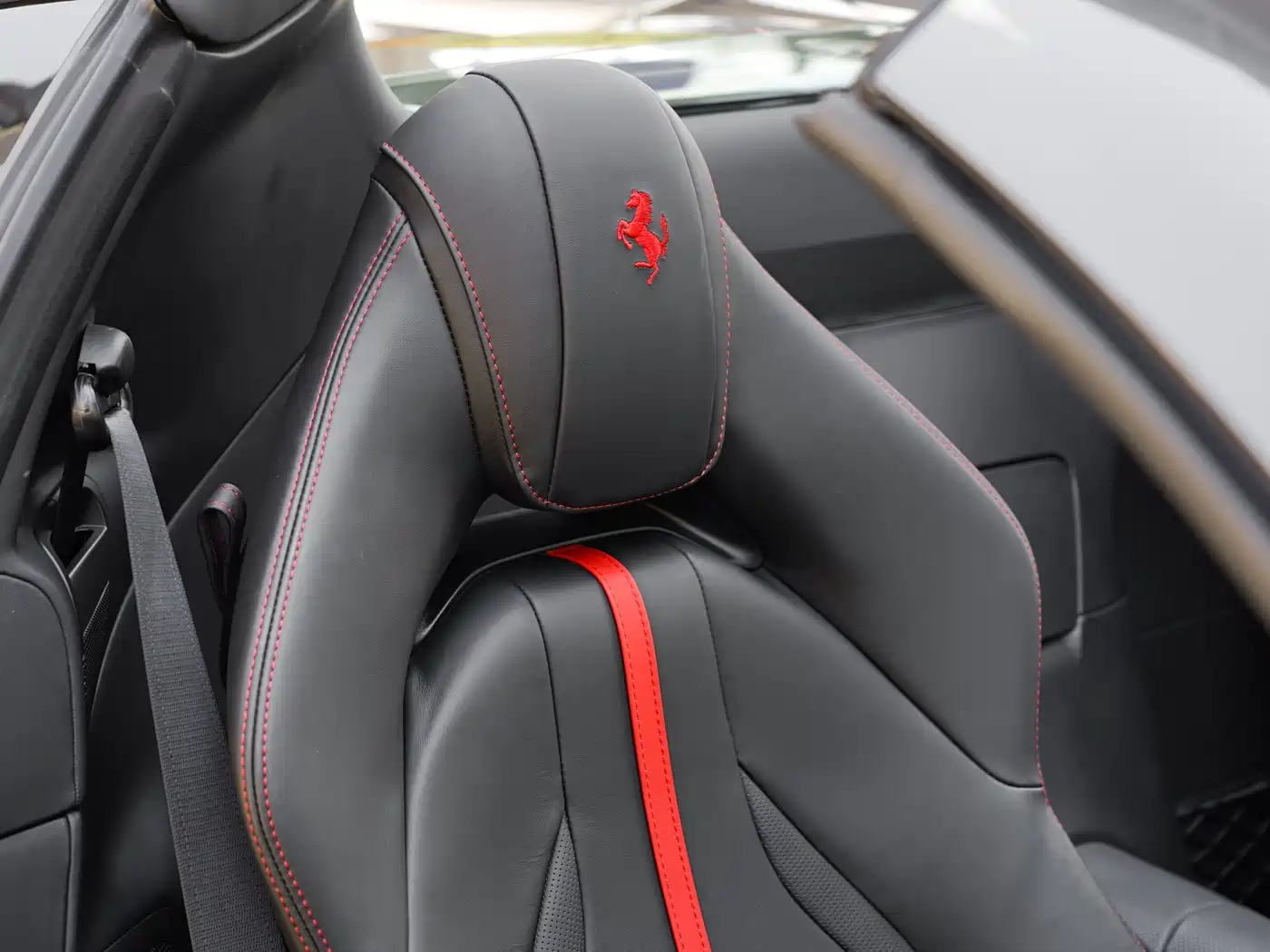 Photo 37 - Ferrari 812