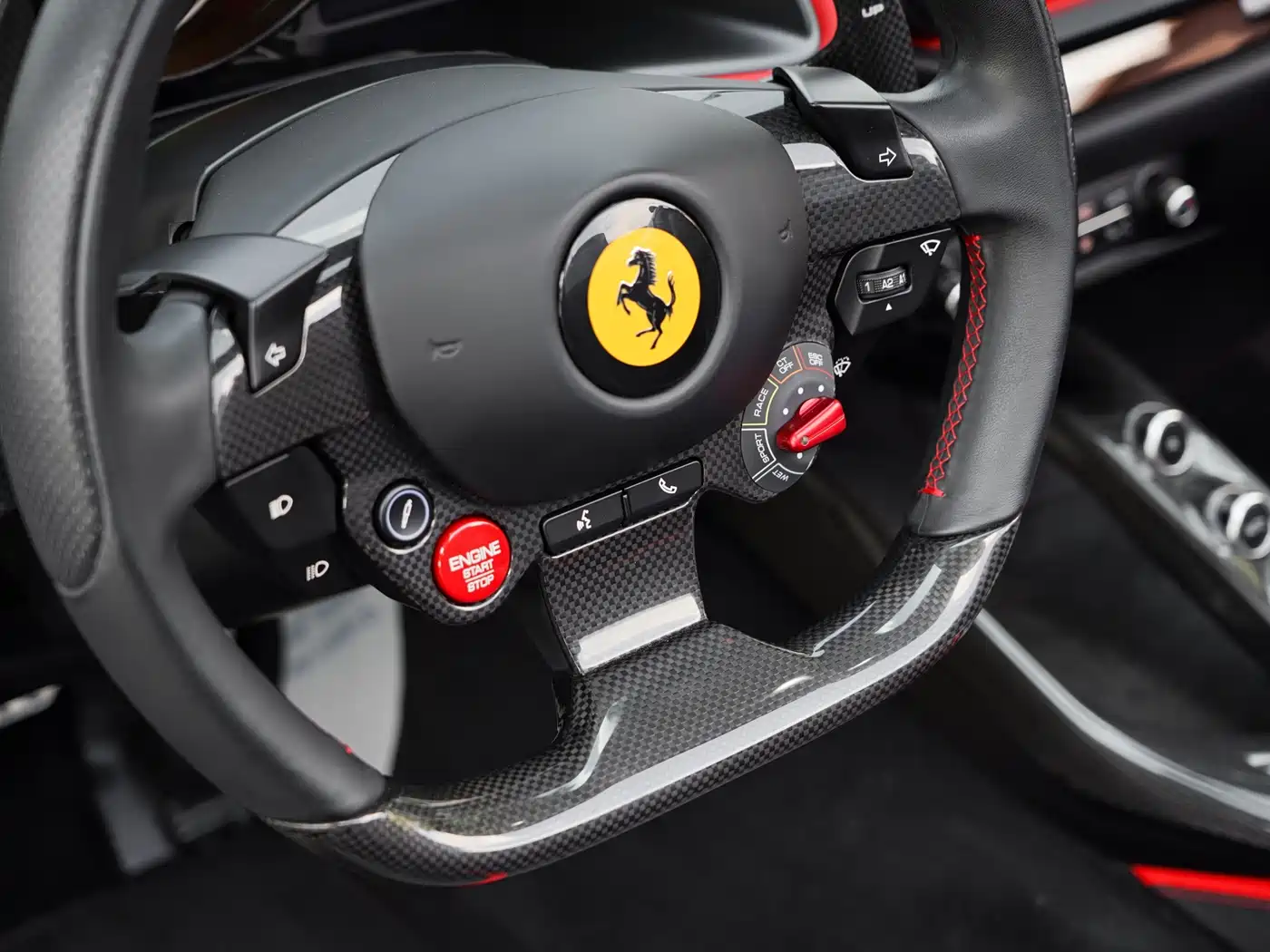 Photo 43 - Ferrari 812