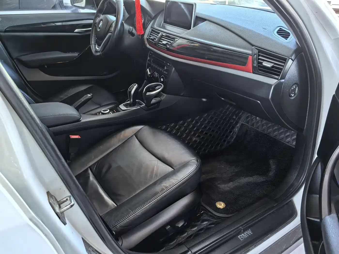 BMW X1 2015 Model sDrive18i Fashion Advanced Edition фото 12