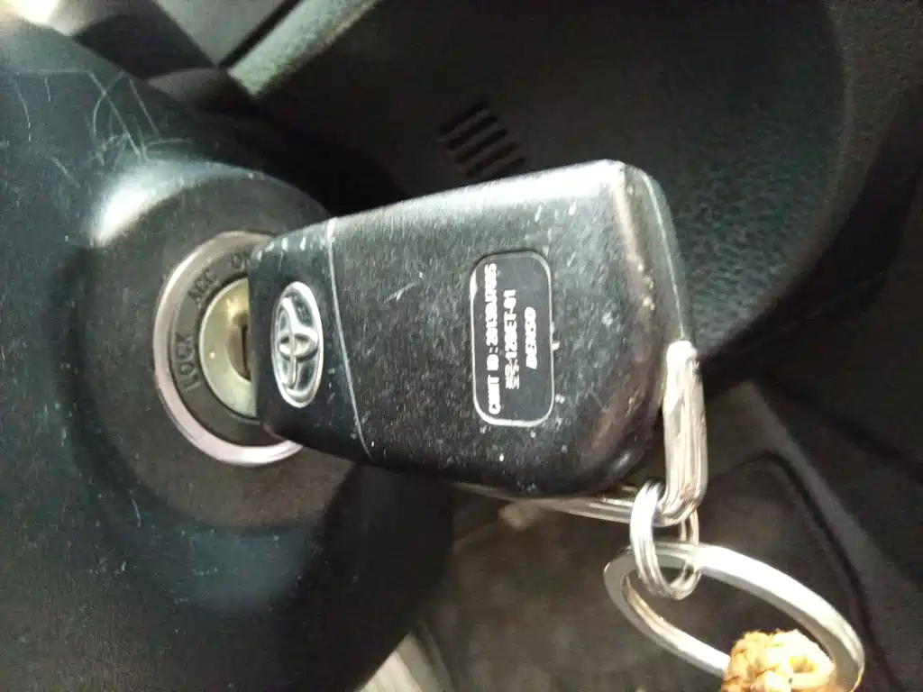 Фото 9 - Toyota Corolla