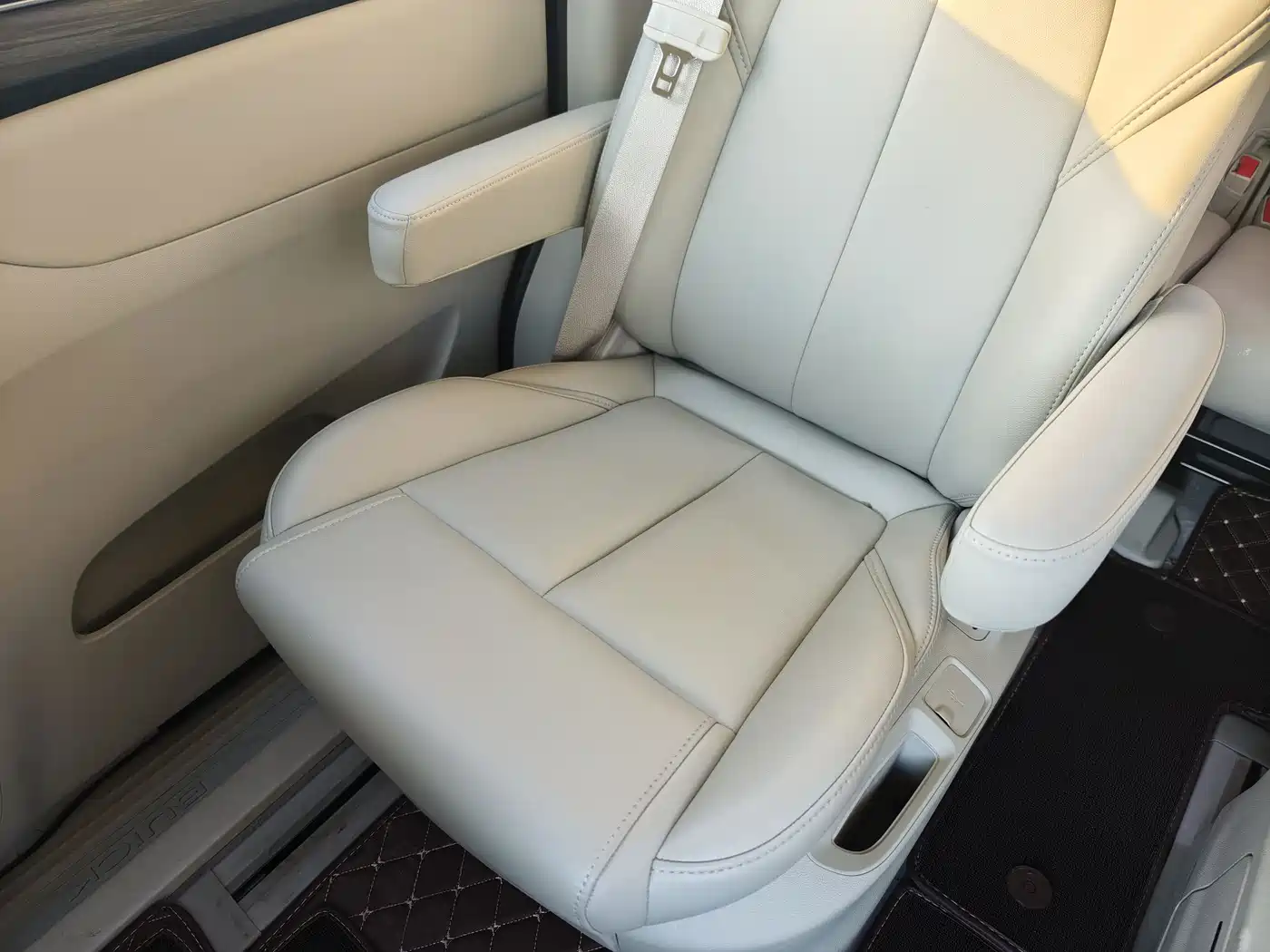 Buick GL8 2023 ES Landmaster Comfort фото 22