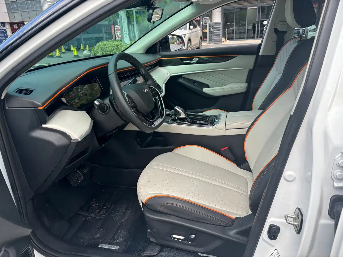 DONGFENG YI HYUN MAX