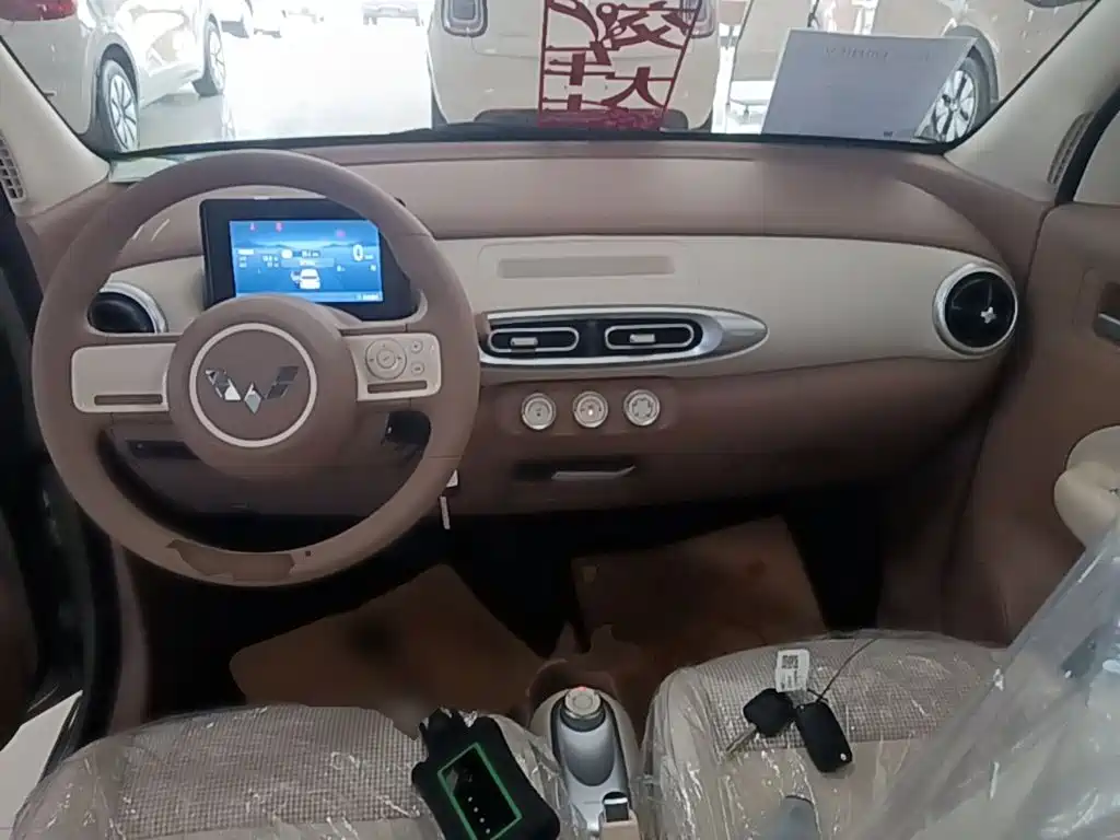 Wuling Motors Hongguang MINIEV 2026 2025 4-Door Advanced
