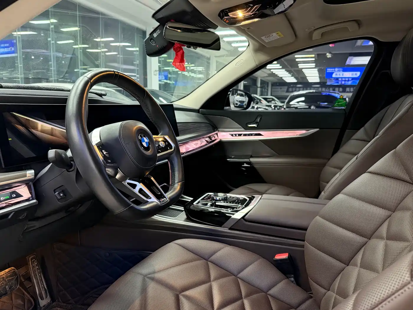 BMW 7 Series 2023 Model 735Li M Sport Package фото 4
