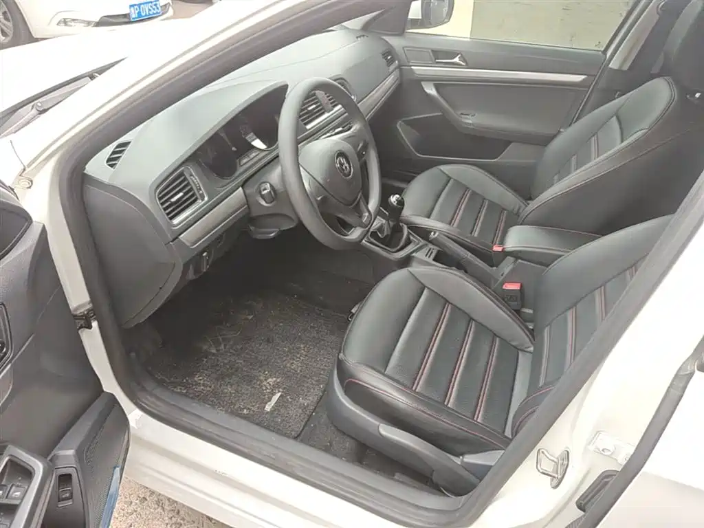 Volkswagen Lavida 2017 1.6L Manual Trend Edition фото 16