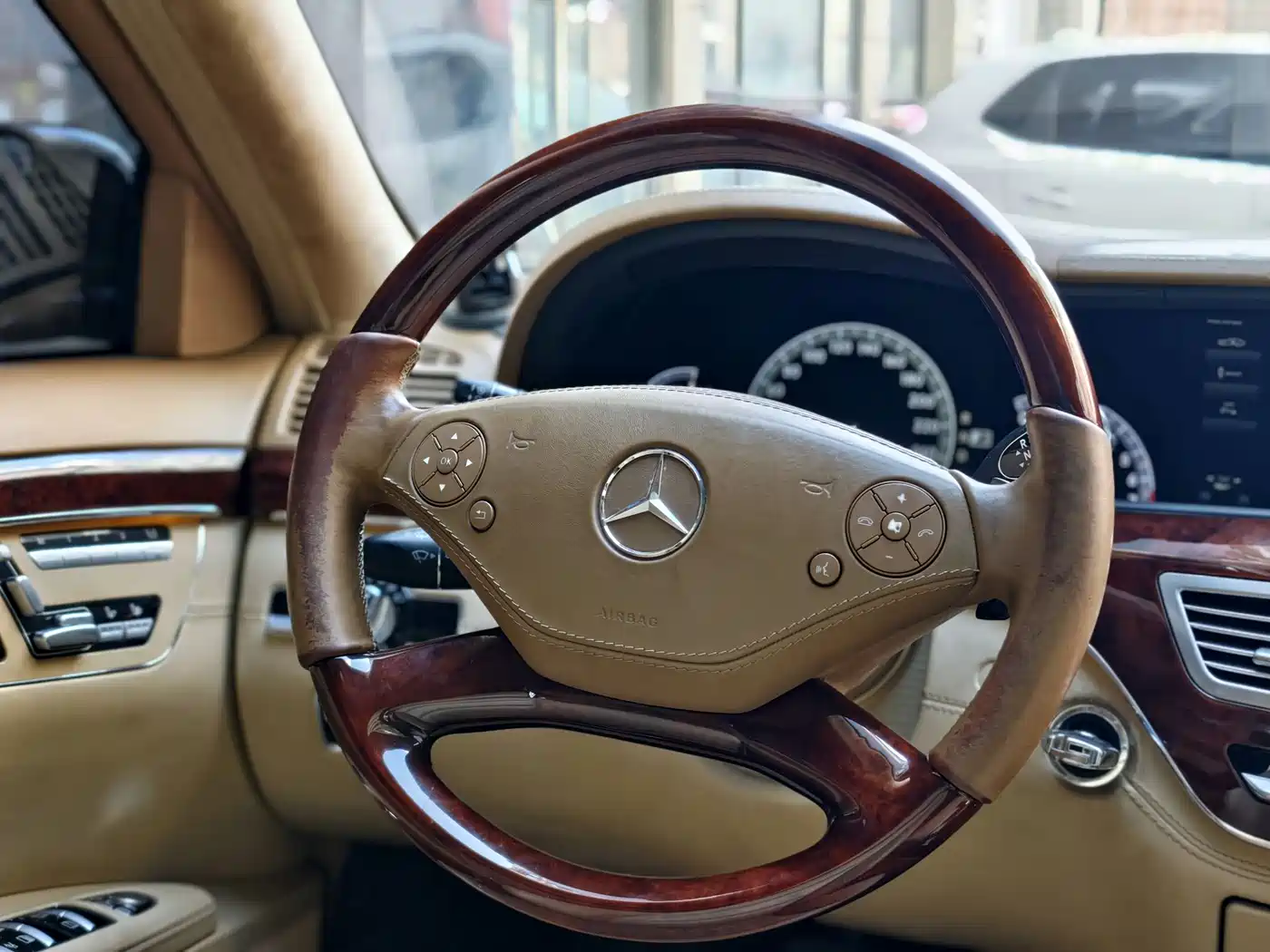 Mercedes-Benz S-Class 2011 S 500 L CGI 4MATIC фото 16