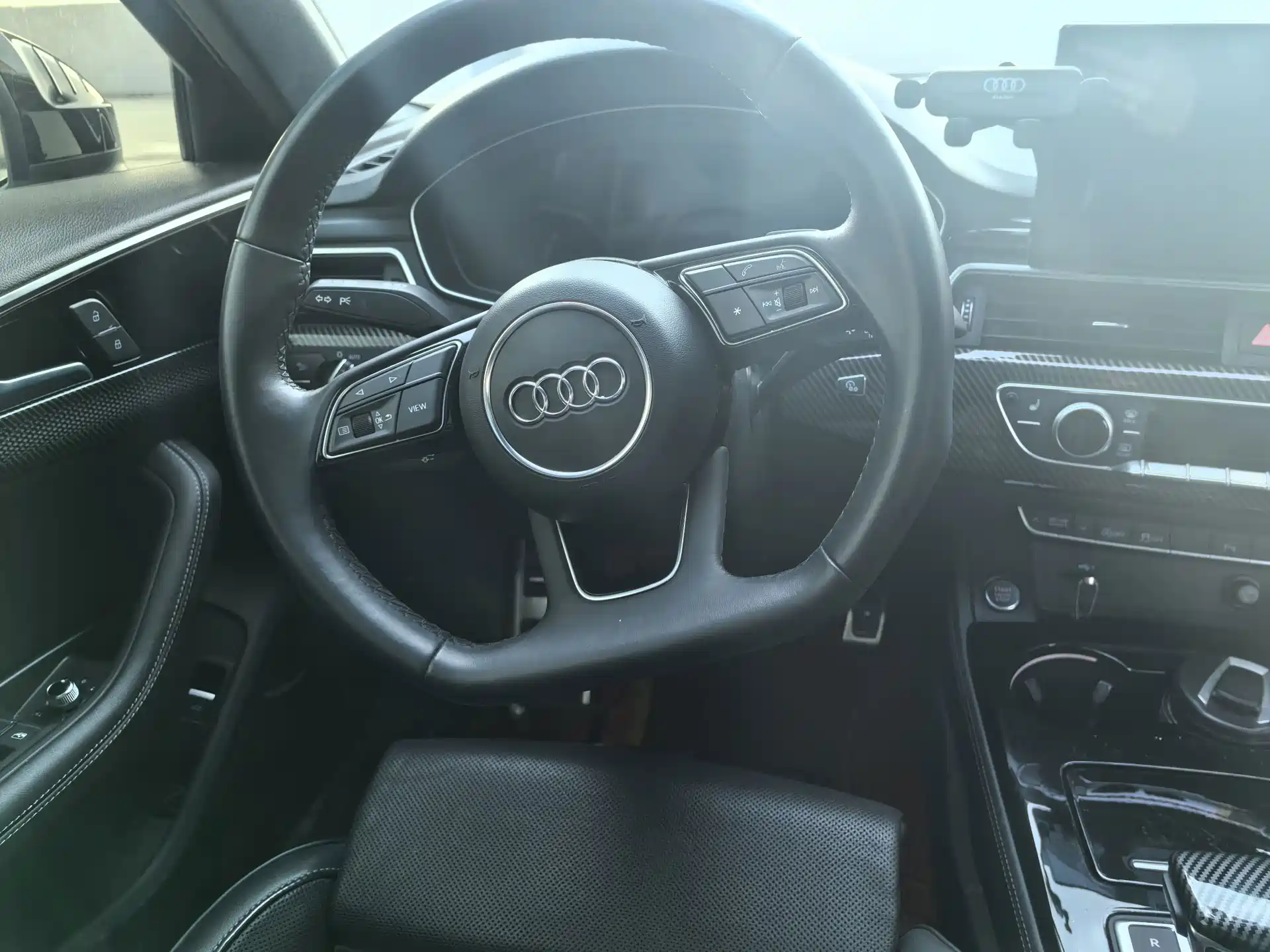 Photo 13 - Audi A4L