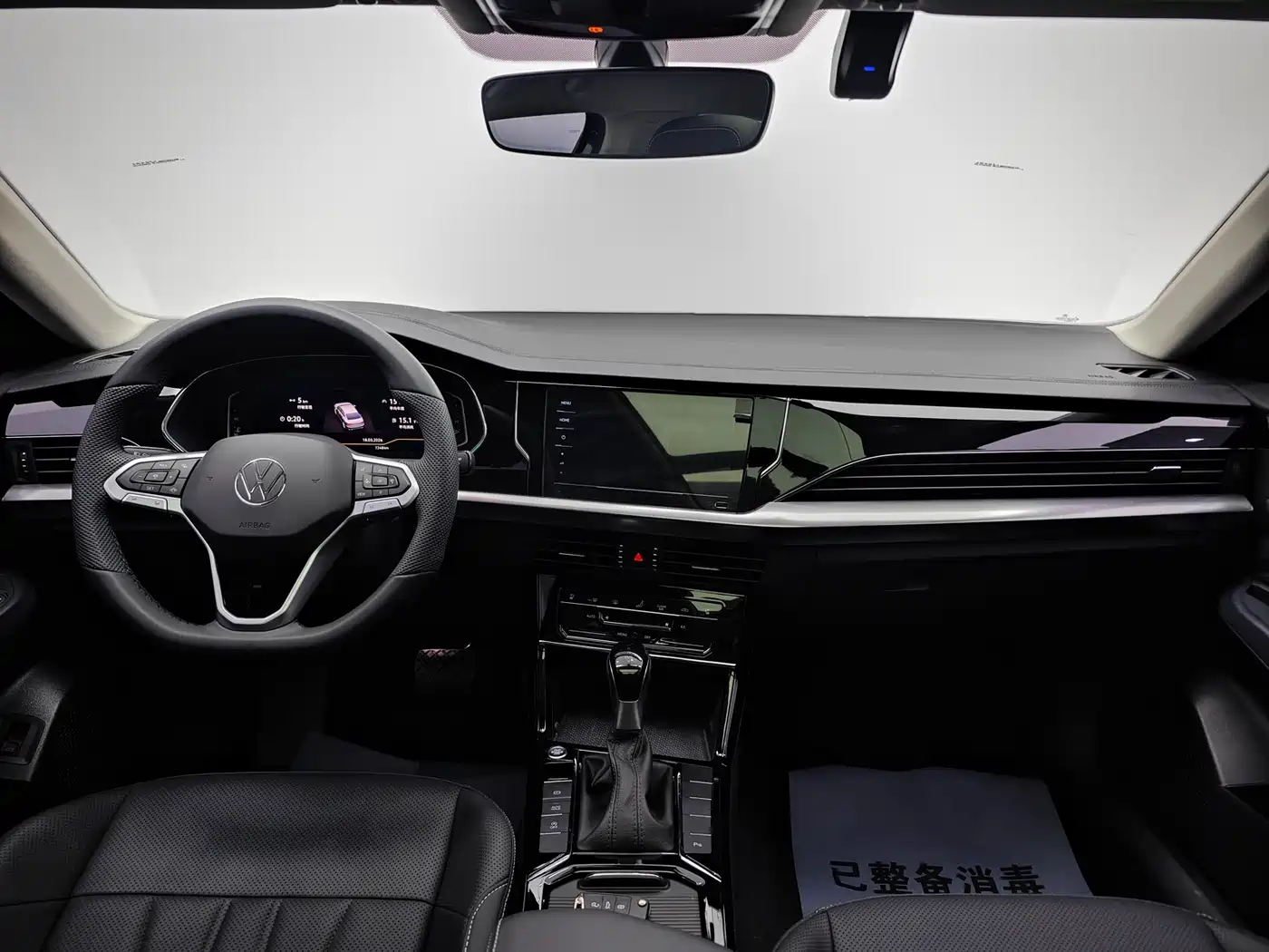 Volkswagen Passat 2025 Outstanding 380TSI Starlight Dragon Soaring Edition фото 14