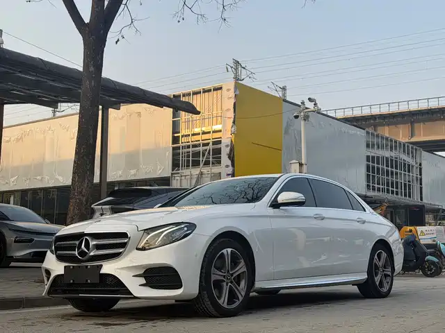 MERCEDES-BENZ E CLASS