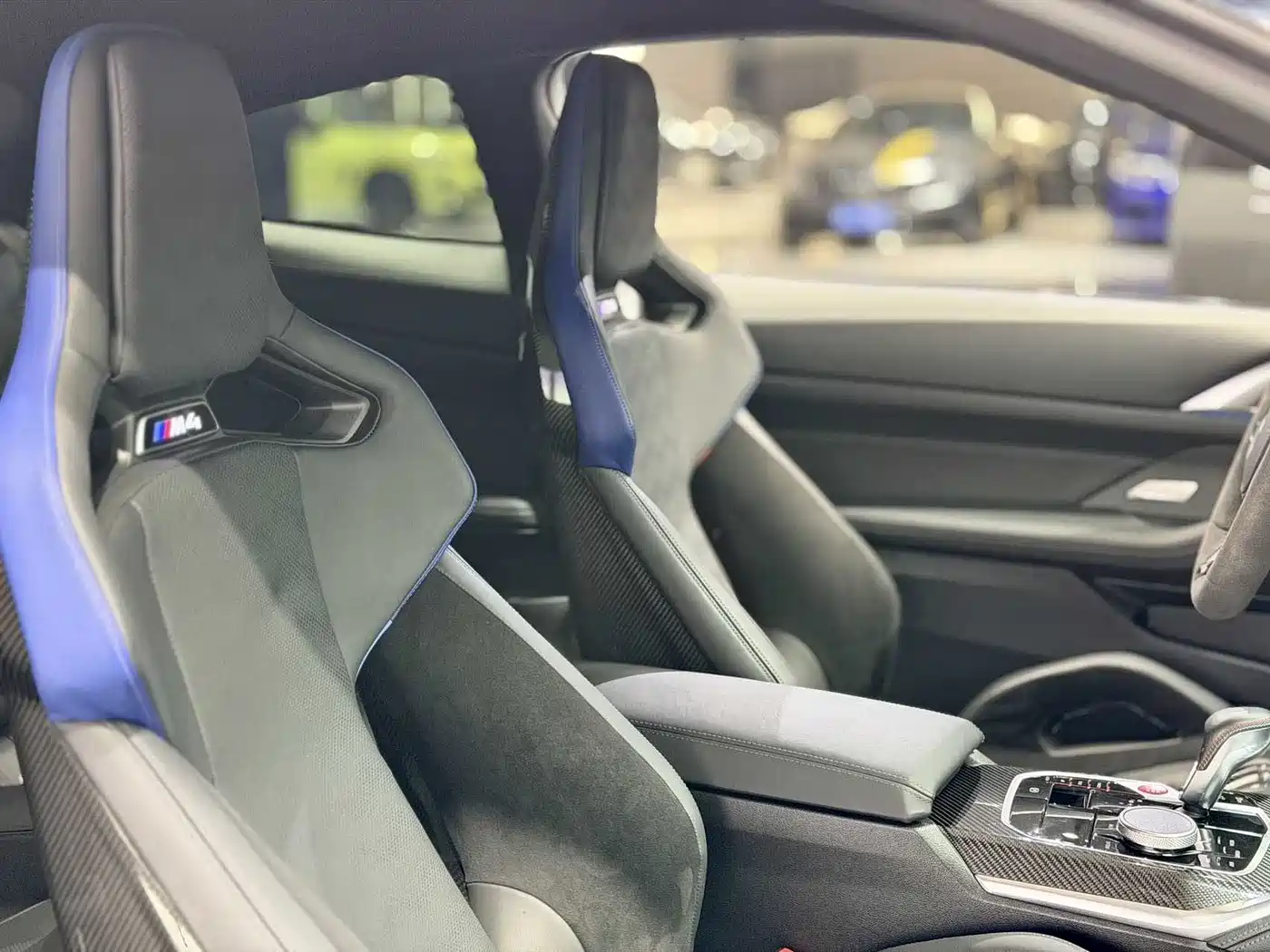BMW M4 2024 BMW M4 Coupe M xDrive Competition фото 10