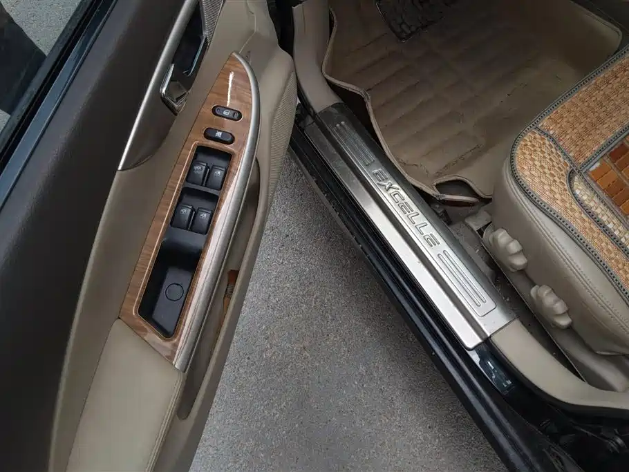 Buick Excelle 2015 1.5L Manual Classic фото 6