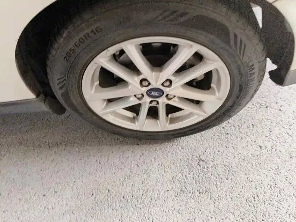 Фото 7 - Ford Focus