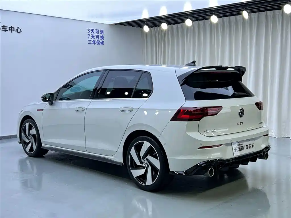 Volkswagen Golf GTI 2023 380TSI DSG GTI фото 4