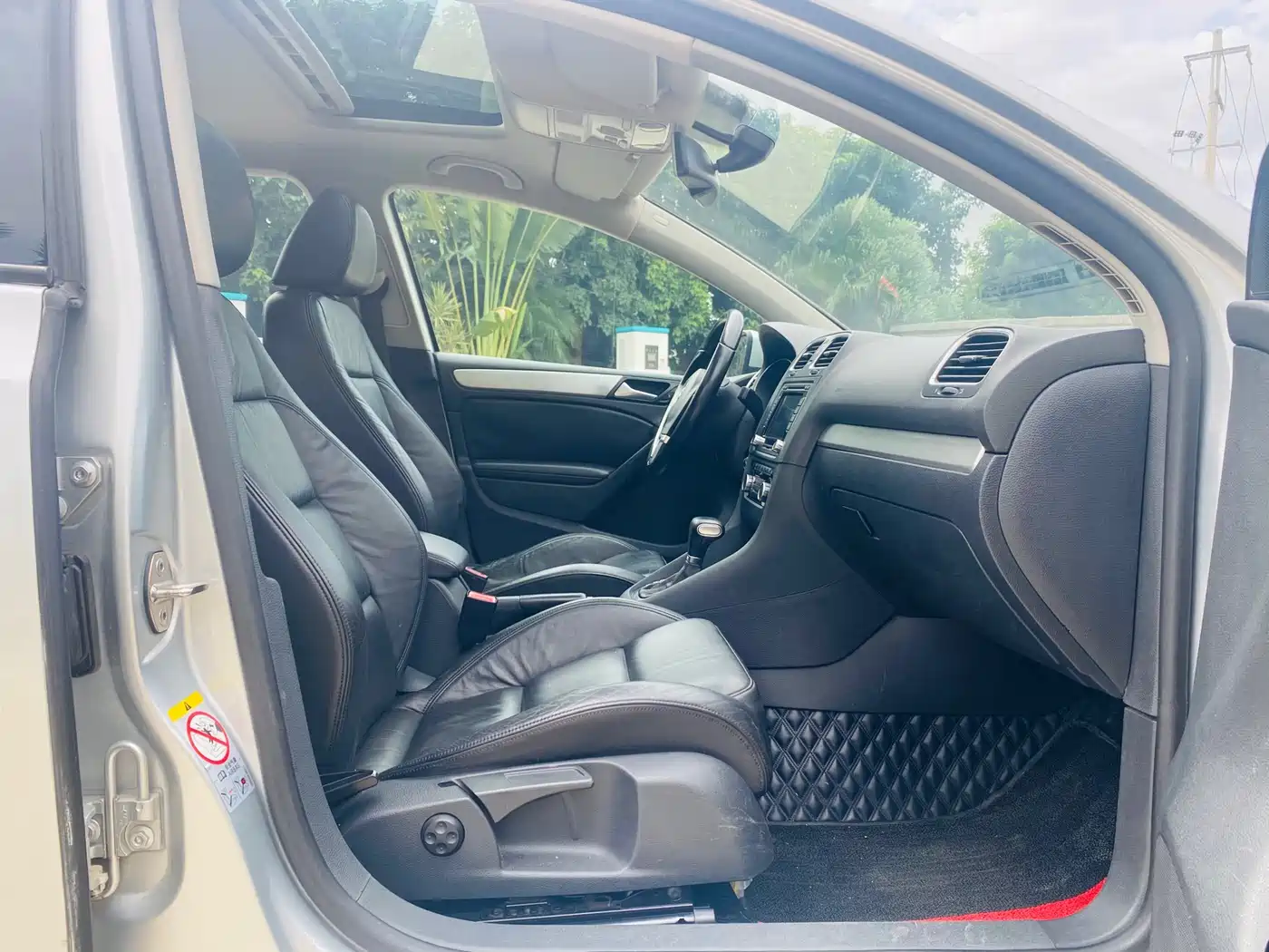 Volkswagen Golf 2010 1.4TSI Automatic Luxury фото 6