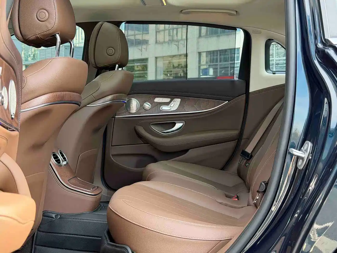 Mercedes-Benz E-Class 2023 E 300 L Luxury фото 7