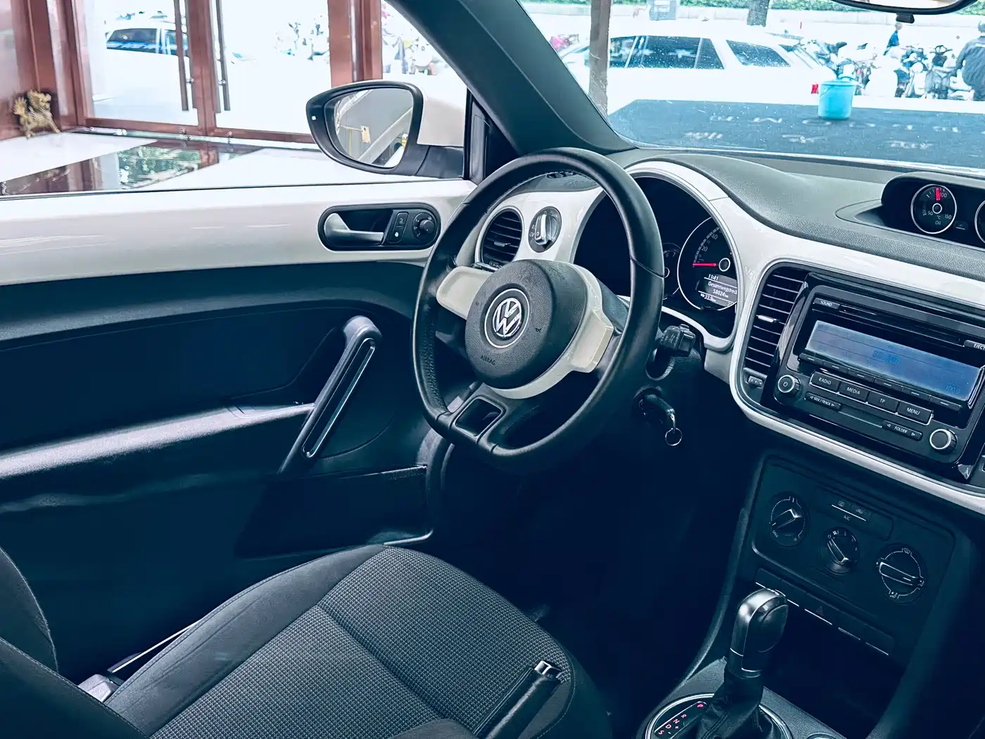 Volkswagen Beetle 2014 1.4TSI Fashion Edition фото 28