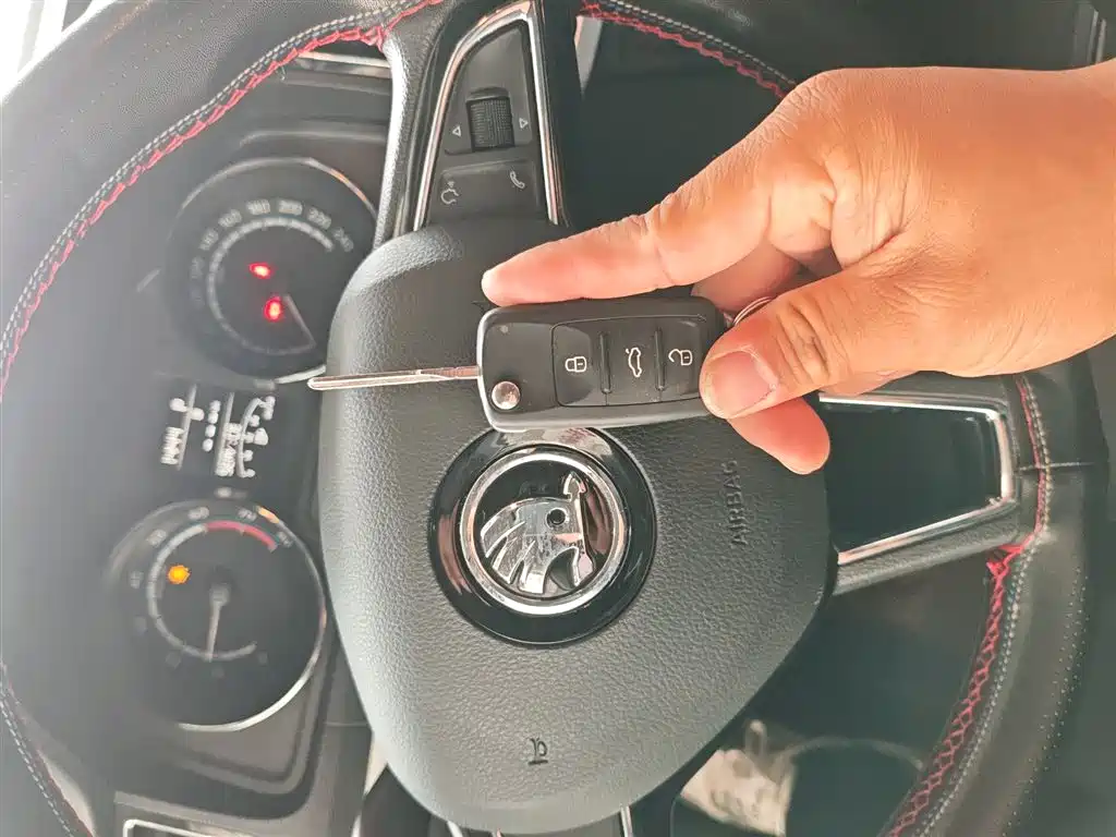 SKODA KOMICK