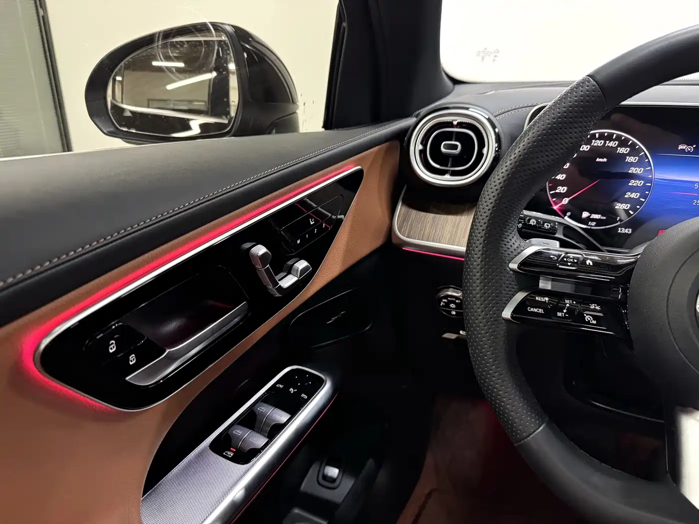 Mercedes-Benz GLC 2024 GLC 300 L 4MATIC Dynamic 5-seater фото 15