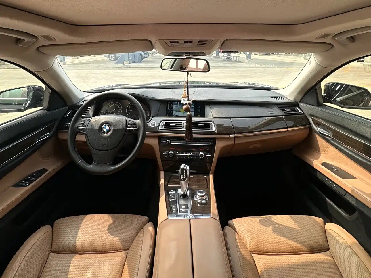 Photo 11 - BMW 7 Series