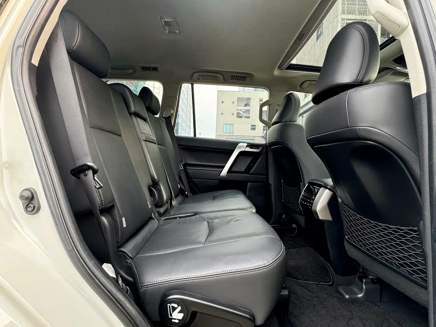 Toyota Prado 2018 3.5L Automatic TX-L Rear-mounted Spare Tire фото 10