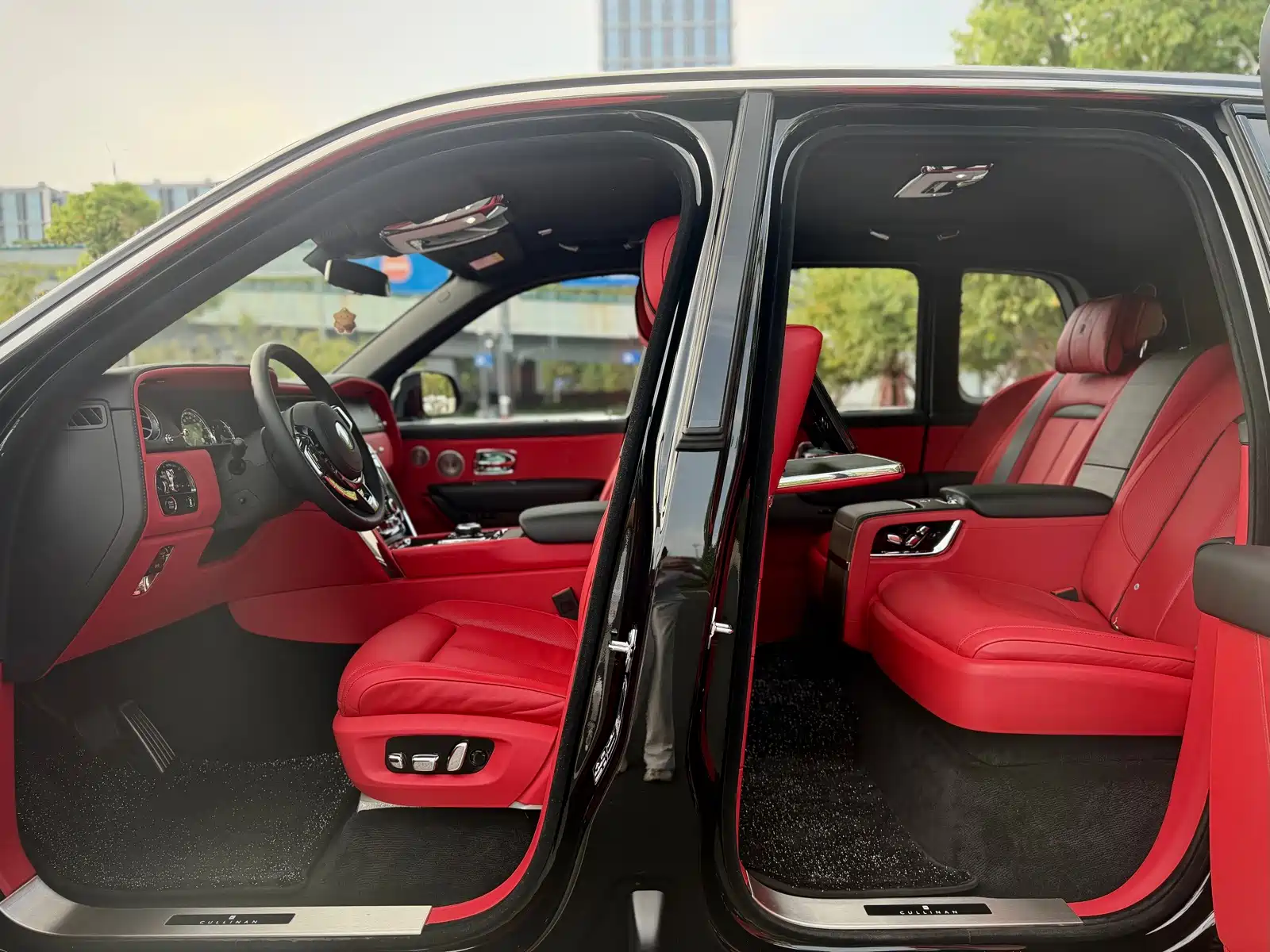 Photo 24 - Rolls-Royce Cullinan