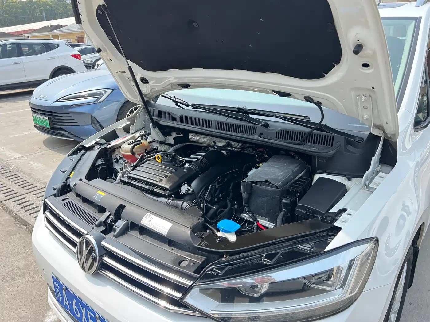 Volkswagen Touran 2016 Touran L 280TSI DSG Luxury фото 27