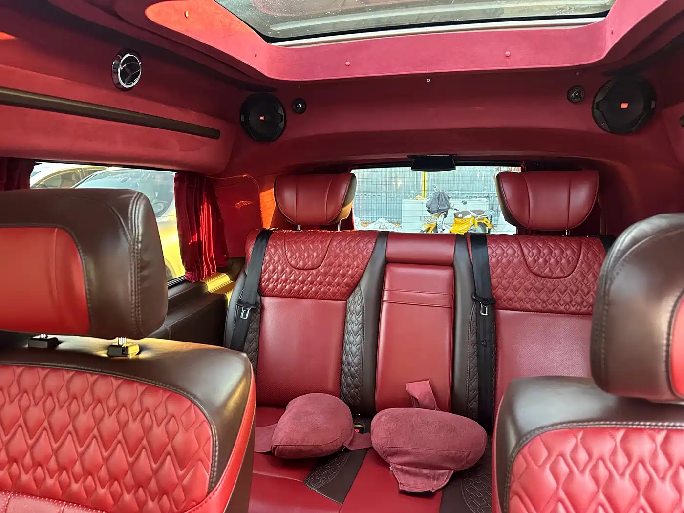Mercedes-Benz V-Class 2018 V 260 L Premium Long Wheelbase Edition China VI фото 15
