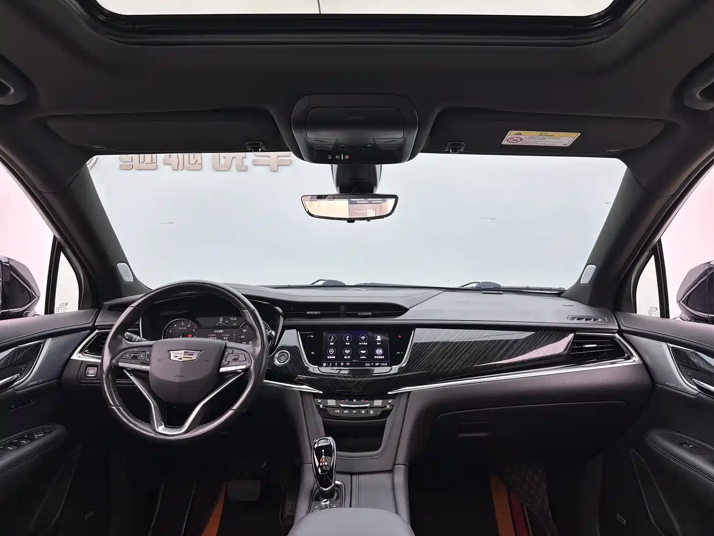 CADILLAC XT6