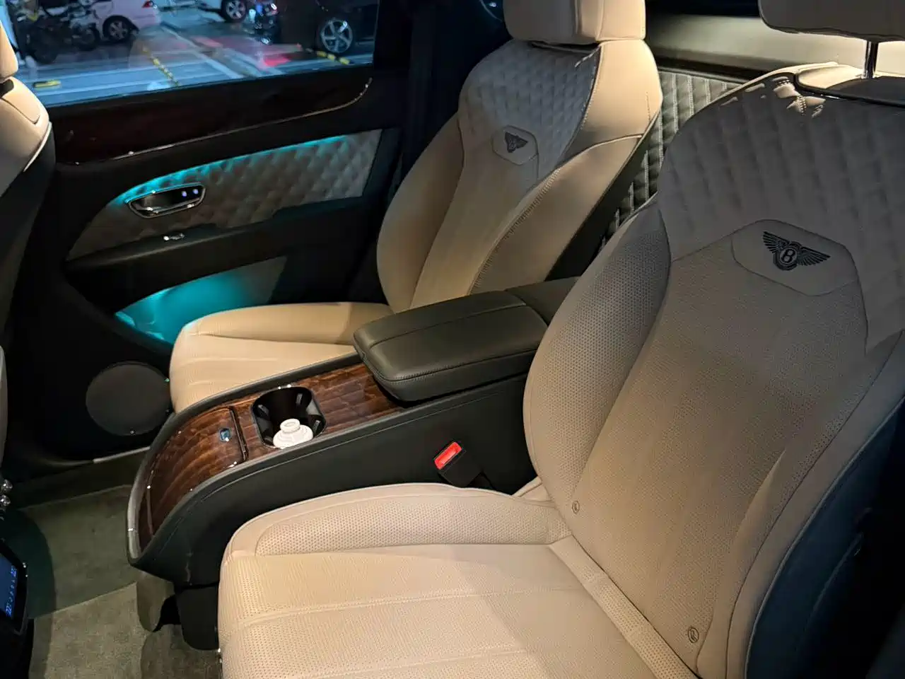 BENTLEY TIMYUE PLUG IN HYBRID