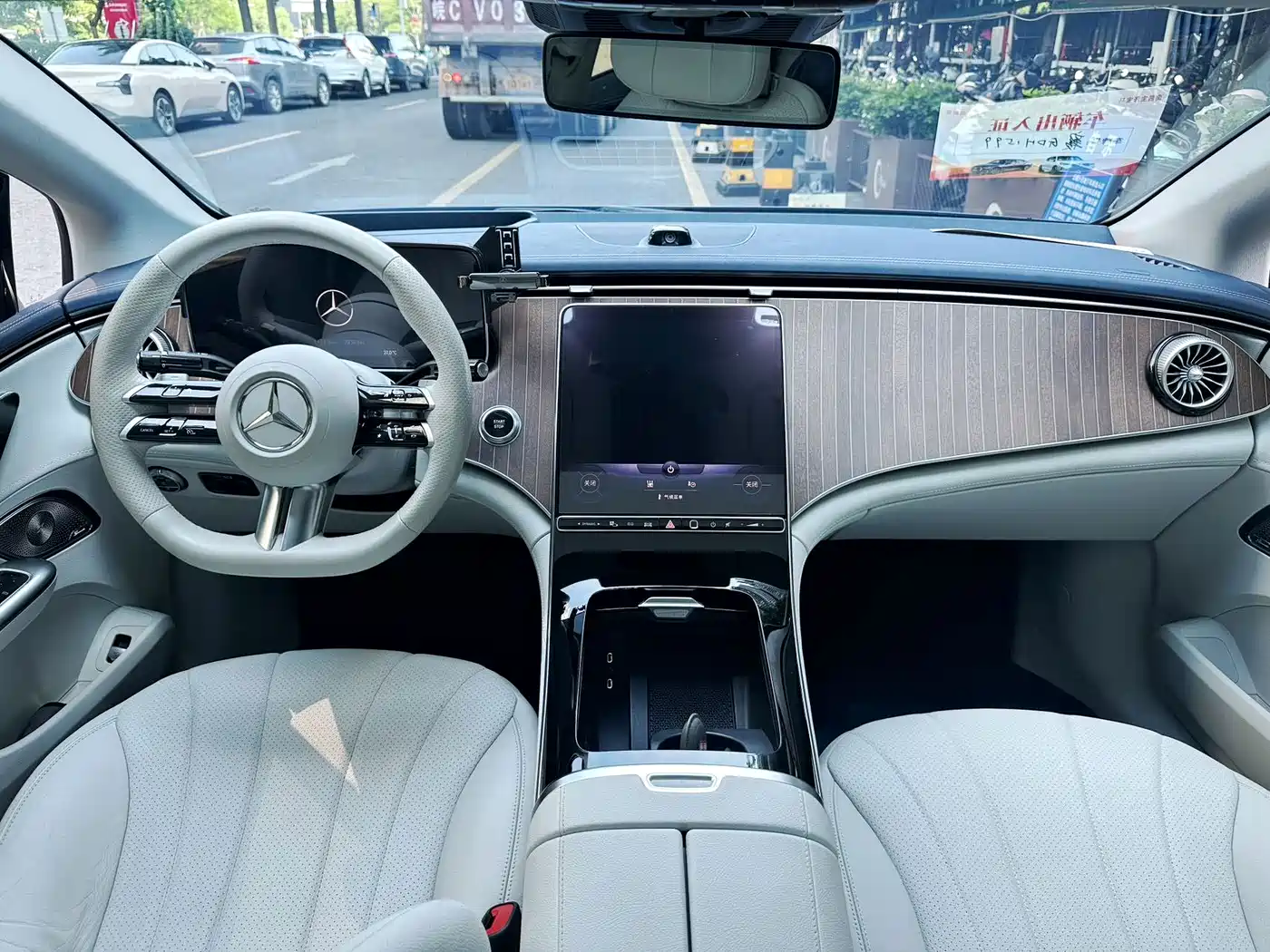Mercedes-Benz EQE 2025 2025 500 4MATIC Pioneer