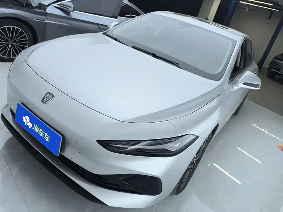 Roewe D7 2025 2025 DMH 125km World Champion Edition