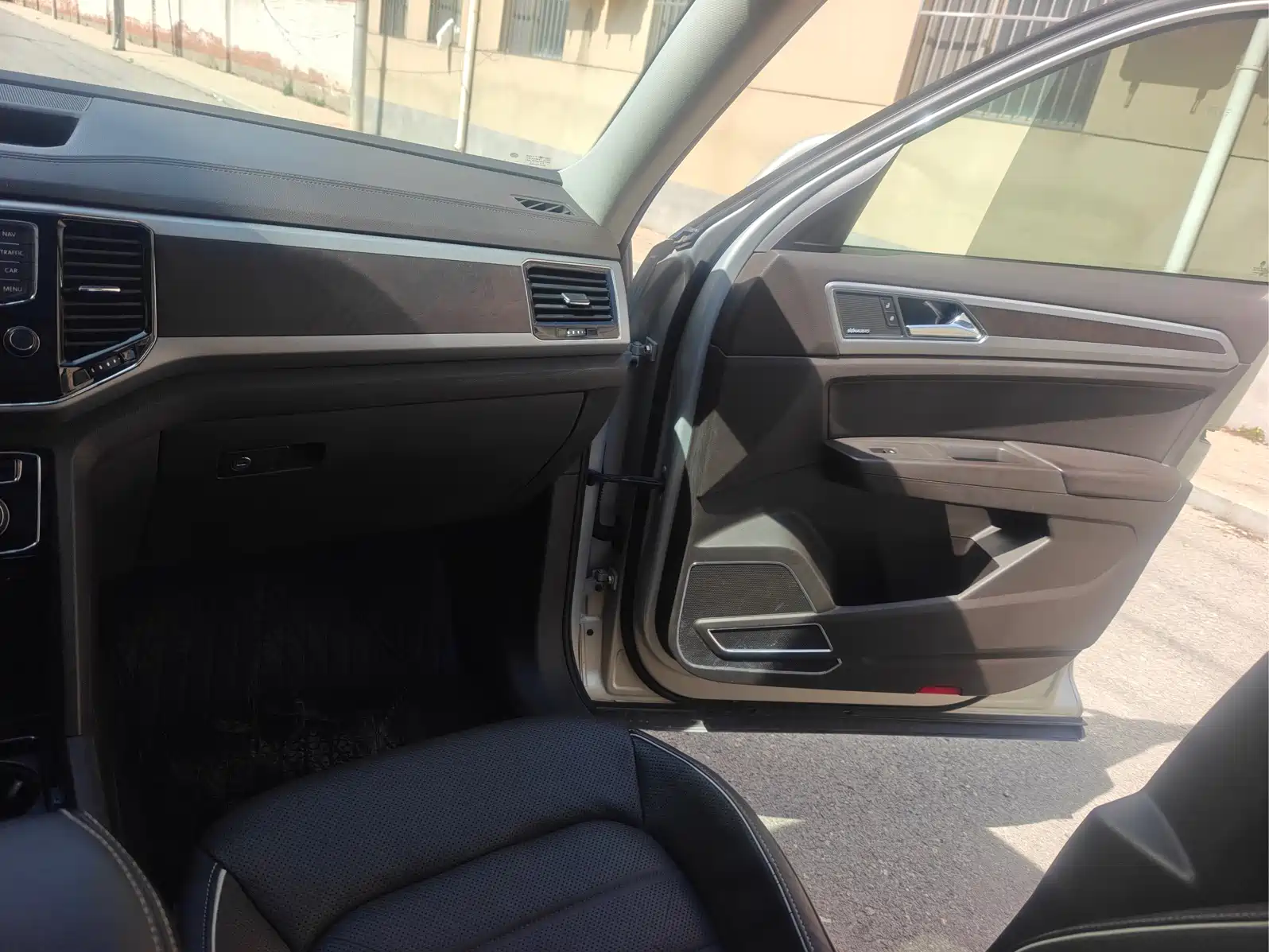 Photo 15 - Volkswagen Teramont
