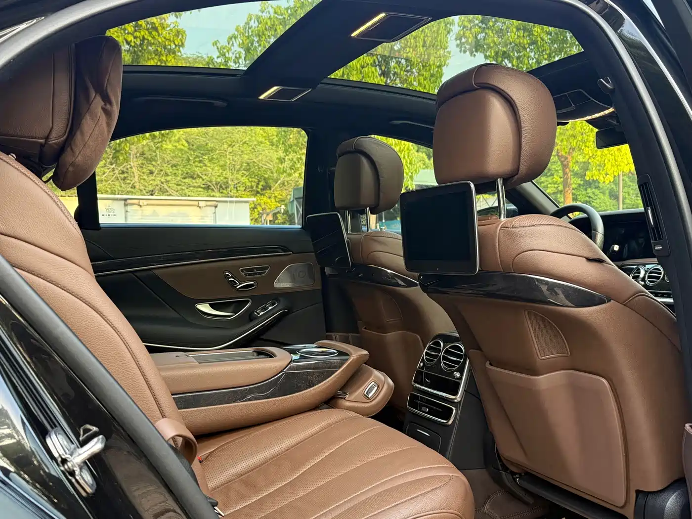 Фото 8 - Mercedes-Benz S-Class