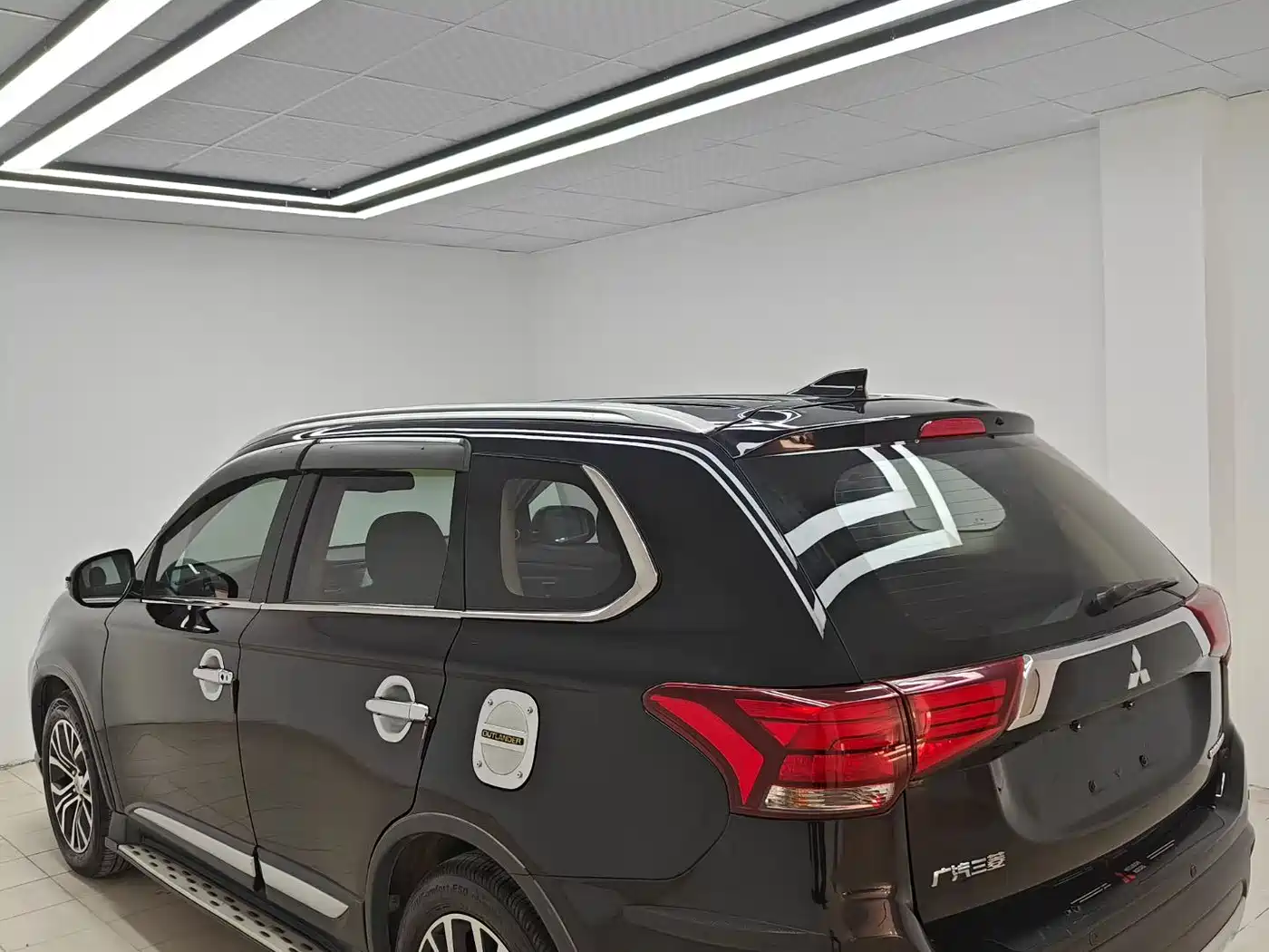 Mitsubishi Outlander 2018 2.0L 2WD Glory Edition 5-seater фото 4