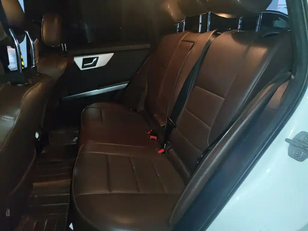 Photo 15 - Mercedes-Benz GLK-Class